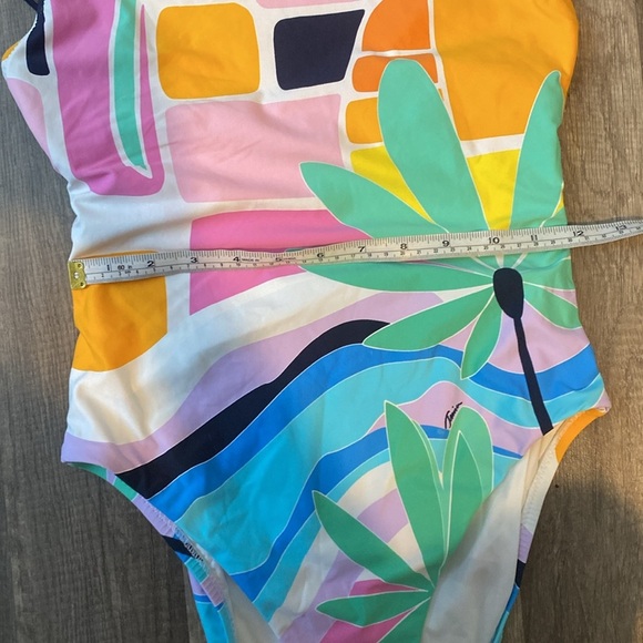 TRINA TURK
MOSAIC SUNRISE HIGH LEG MAILLOT
(Swimsuit and cover up ) - Picture 9 of 16
